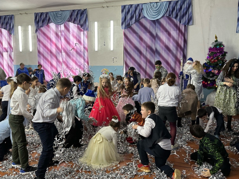 Новогоднее представление.